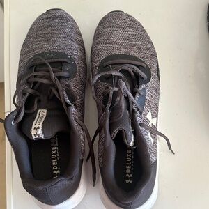 Under Armour Men's Black and White Athletic Shoes